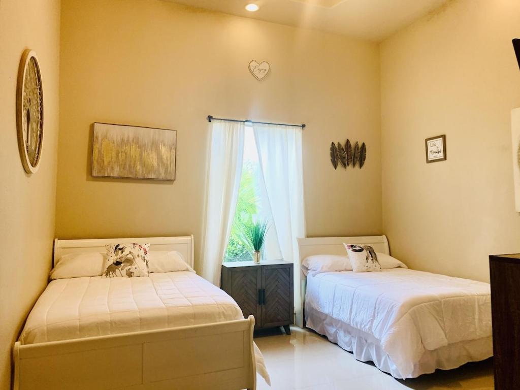 Brownsville Comfort 2 Bedroom 1 Bath , Spacious Kitchen And Outdoor Home Zewnętrze zdjęcie